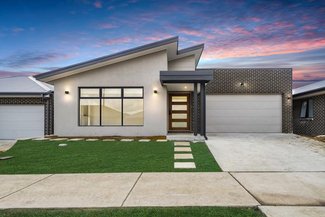 28 Grace Munro Crescent, ACT 2615