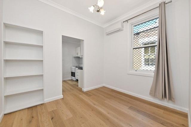 2/121 Carlton Crescent, NSW 2130