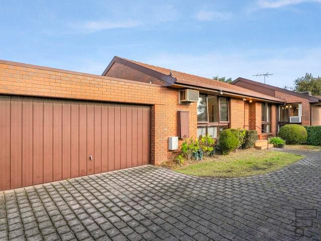 2/19 St Huberts Road, VIC 3163