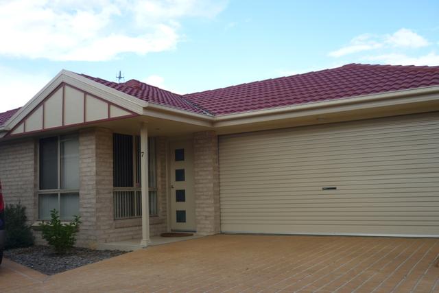 7/8 Meroo Road, NSW 2541