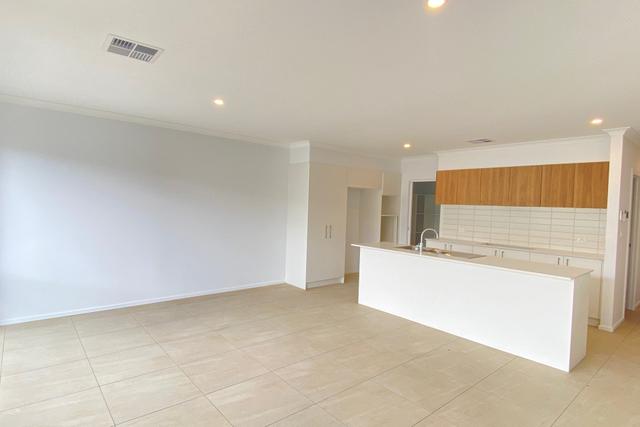 25 Saltbush Parade, NSW 2620