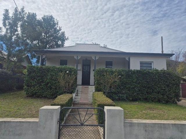 98 Napier St, NSW 2340