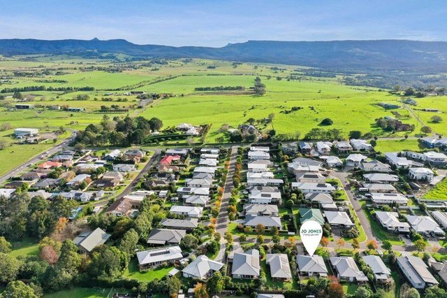 32 Porter  Circuit, NSW 2538