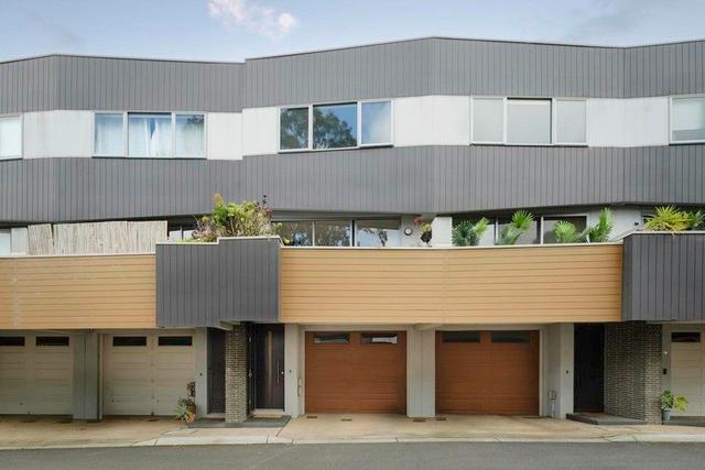 21 Aviary Grove, VIC 3071