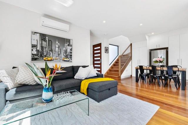 2/11 Nioka Street, VIC 3148