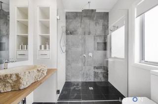 Bathroom (2017-12-21)