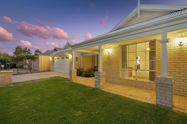 11 Horsham Crescent, WA 6112