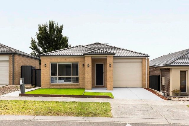 10 Viewmont Avenue, VIC 3064