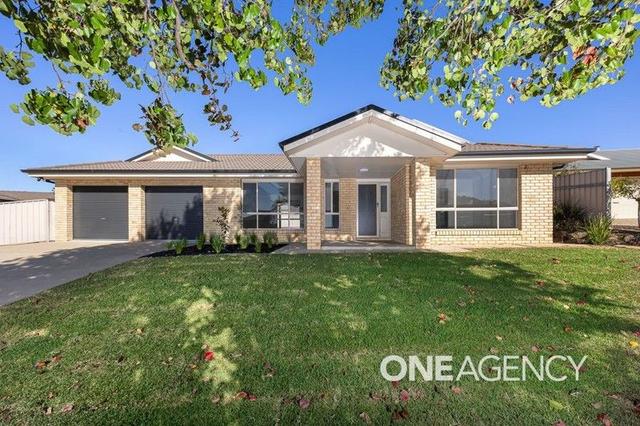 2 Cowan Place, NSW 2650