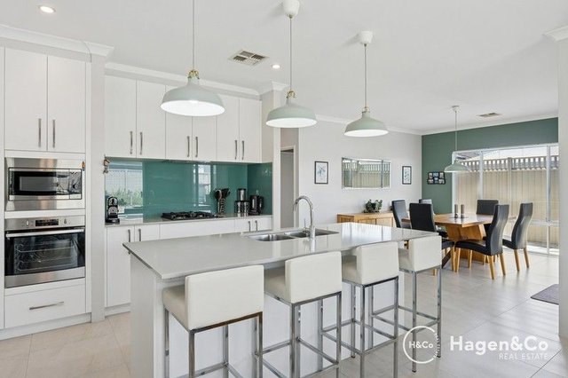 19 Wandering Way, WA 6038