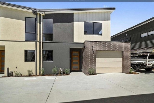8/307 Eastbourne Road, VIC 3940