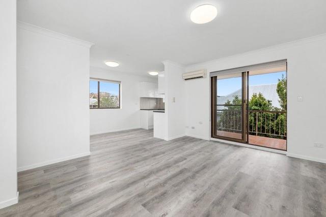 2/11 Newton Street, QLD 4151