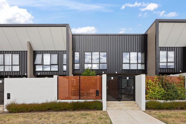 10B Harold White Avenue, ACT 2611