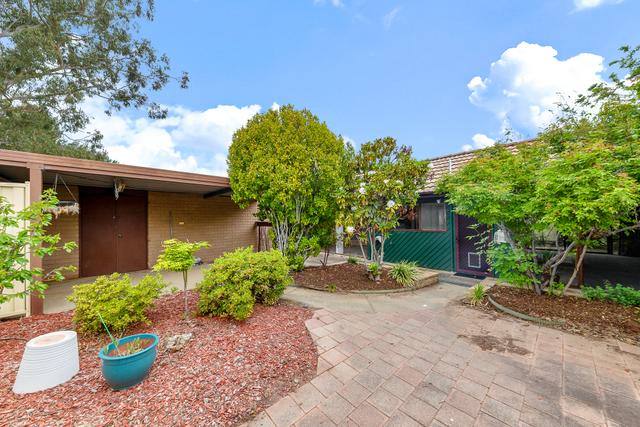 17 Goddard Crescent, ACT 2615