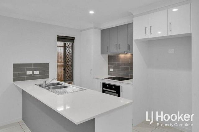 8 Flint Street, QLD 4207