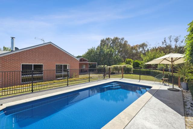 16 Broughton Circuit, NSW 2582