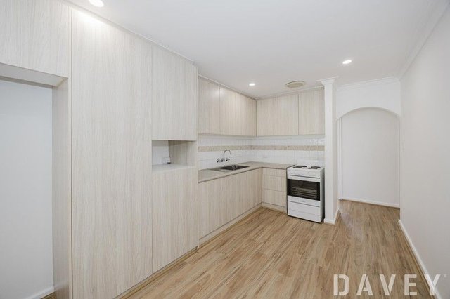 3/121 Albert Street, WA 6017