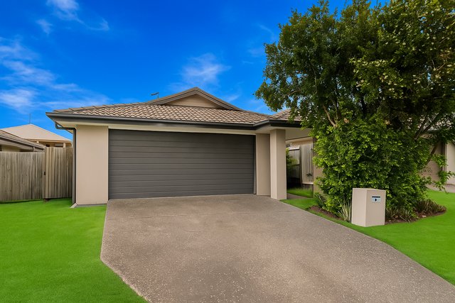 5 Larcom Crescent, QLD 4301