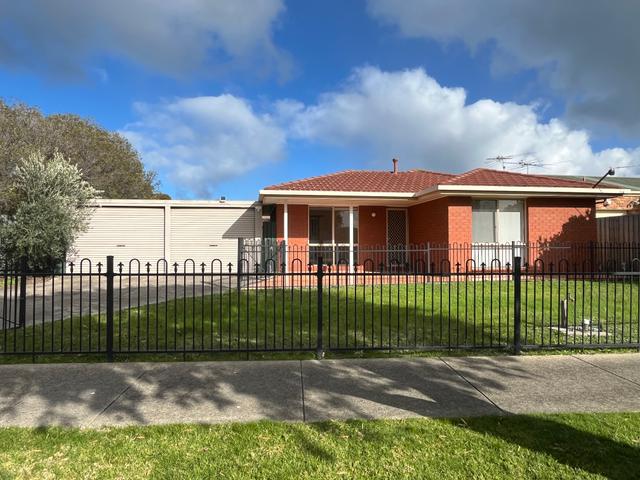 12 Jenolan Avenue, VIC 3216