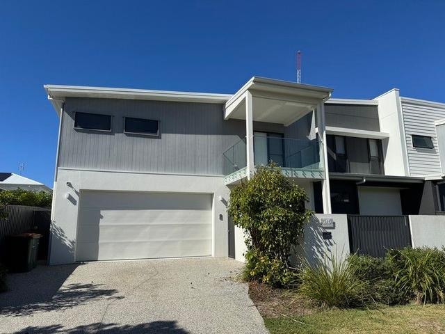 2/15 Tailslide Crescent, QLD 4575