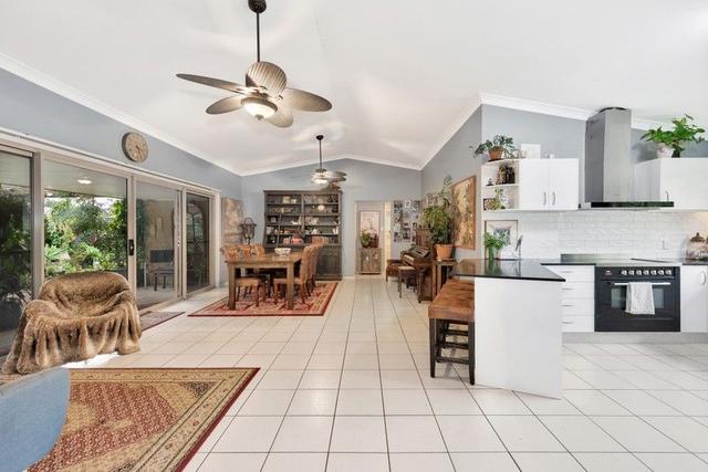 6 Caz Court, QLD 4209