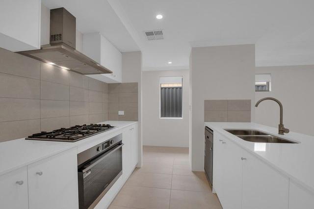 16 Farncomb Street, WA 6122