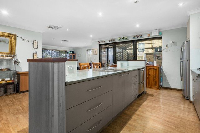 35 Bramley Way, WA 6163
