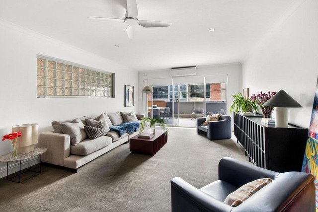 2/25 Little Oxford Street, VIC 3066