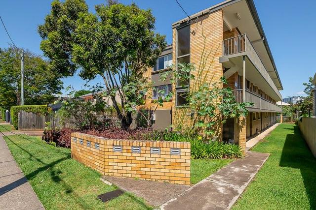 1/9 Cadell Street, QLD 4066