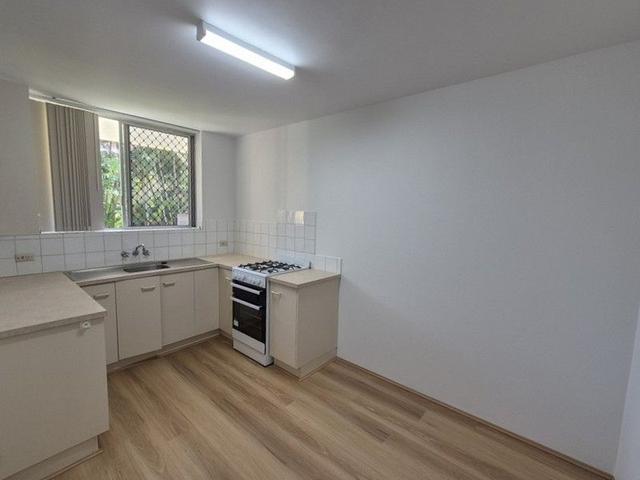 6/7 Fosbery Street, QLD 4030