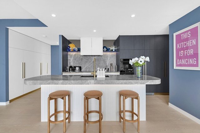 1702/122 Surf  Parade, QLD 4218
