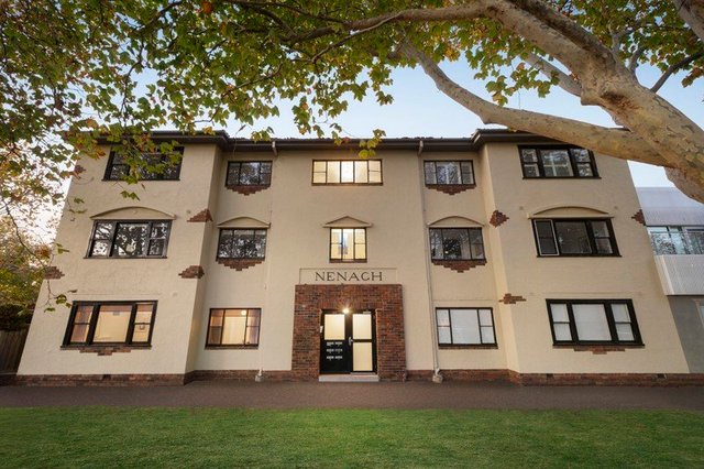 2/223 Page Street, VIC 3206