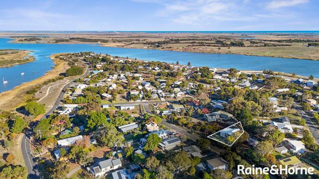 18 Lakeside Avenue, SA 5256