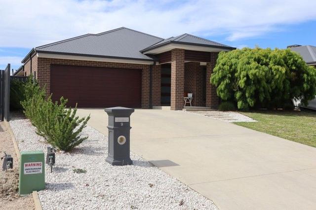 9 Clearwater Place, NSW 2640