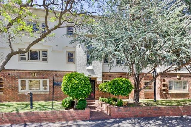 8/33 Queens Road, VIC 3000