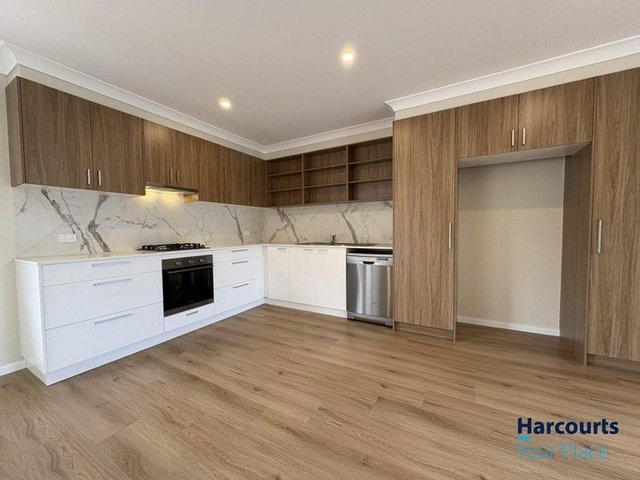 16 Cedar Crescent, NSW 2760