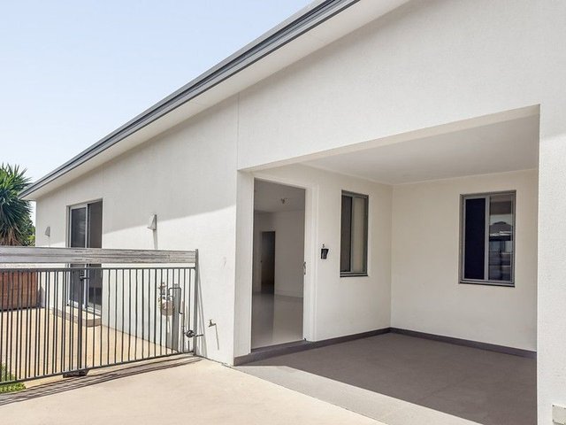 5/22 Bouvardia Street, NSW 2196