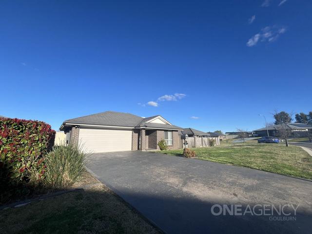 8B Swan Loop, NSW 2580