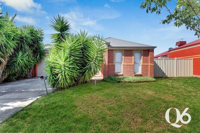 4 Hinchinbrook Close, VIC 3023