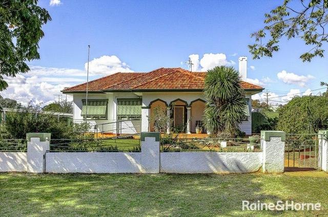 5 White Street, NSW 2852