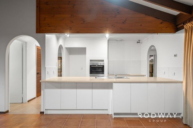 6 Incana Court, WA 6111
