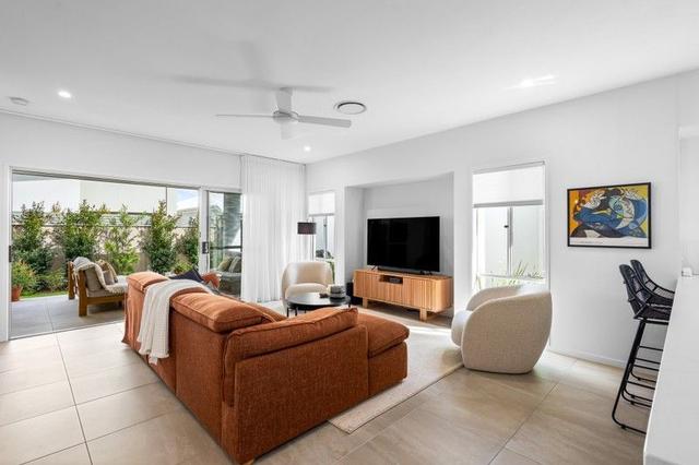 301/2 Retreat Dr, QLD 4556