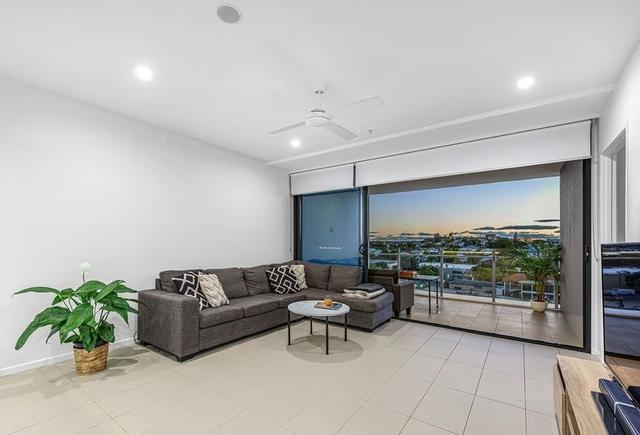 2099/123 Cavendish Road, QLD 4151