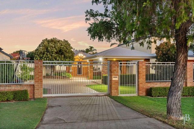 18 Cornish Crescent, WA 6152