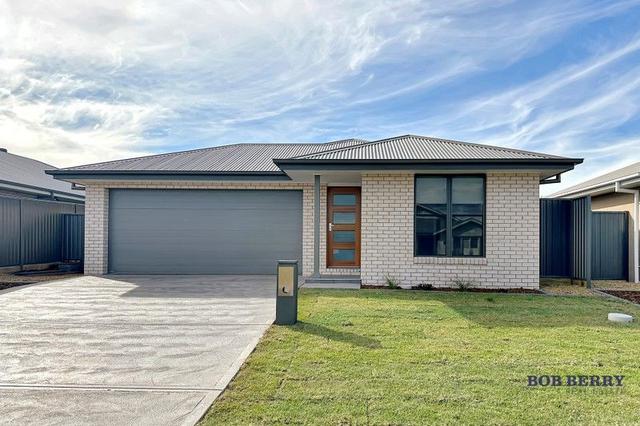 5 Current Court, NSW 2830