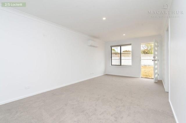 2/5 Lockett Place, NSW 2650