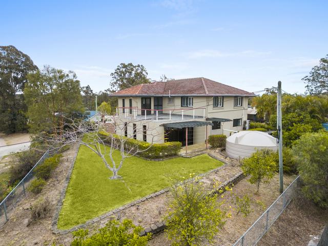 8 Rogers Parade West, QLD 4053
