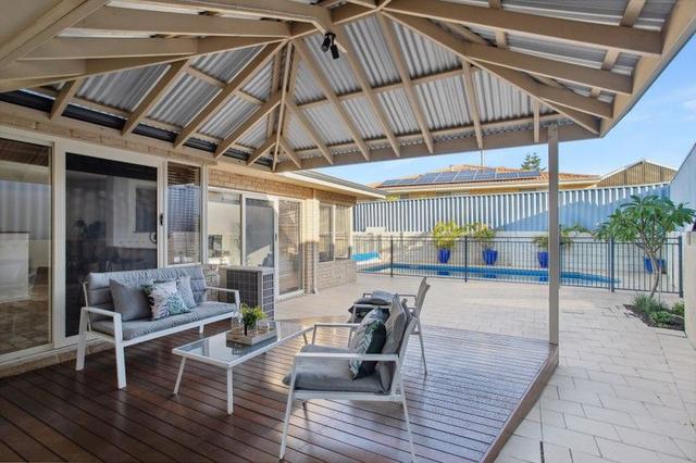 15 Seaside Gardens, WA 6027