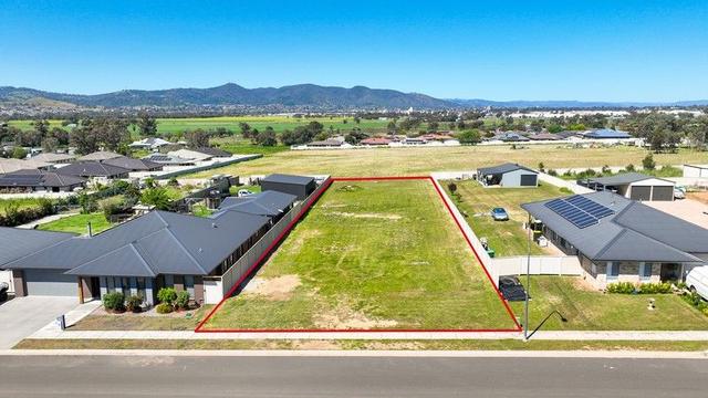 8 Explorers Way, NSW 2340
