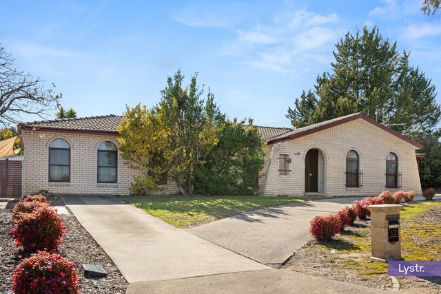 12 Kinchela Crescent, ACT 2615